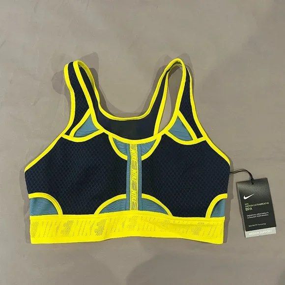 Nike Alpha ultrabreathe sports bra, Women's Fashion, Activewear on Carousell