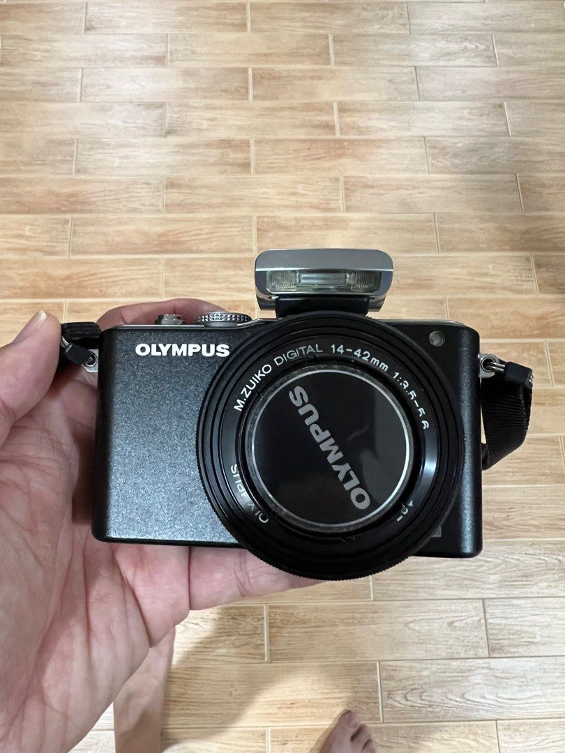 Olympus EPL3 (Category: Cameras) located in Singapore. Submitted by eric790522 (Listing ID 1282752891, Image 1). Description: Camera with extra lens.. selling cheap as seldom use. .