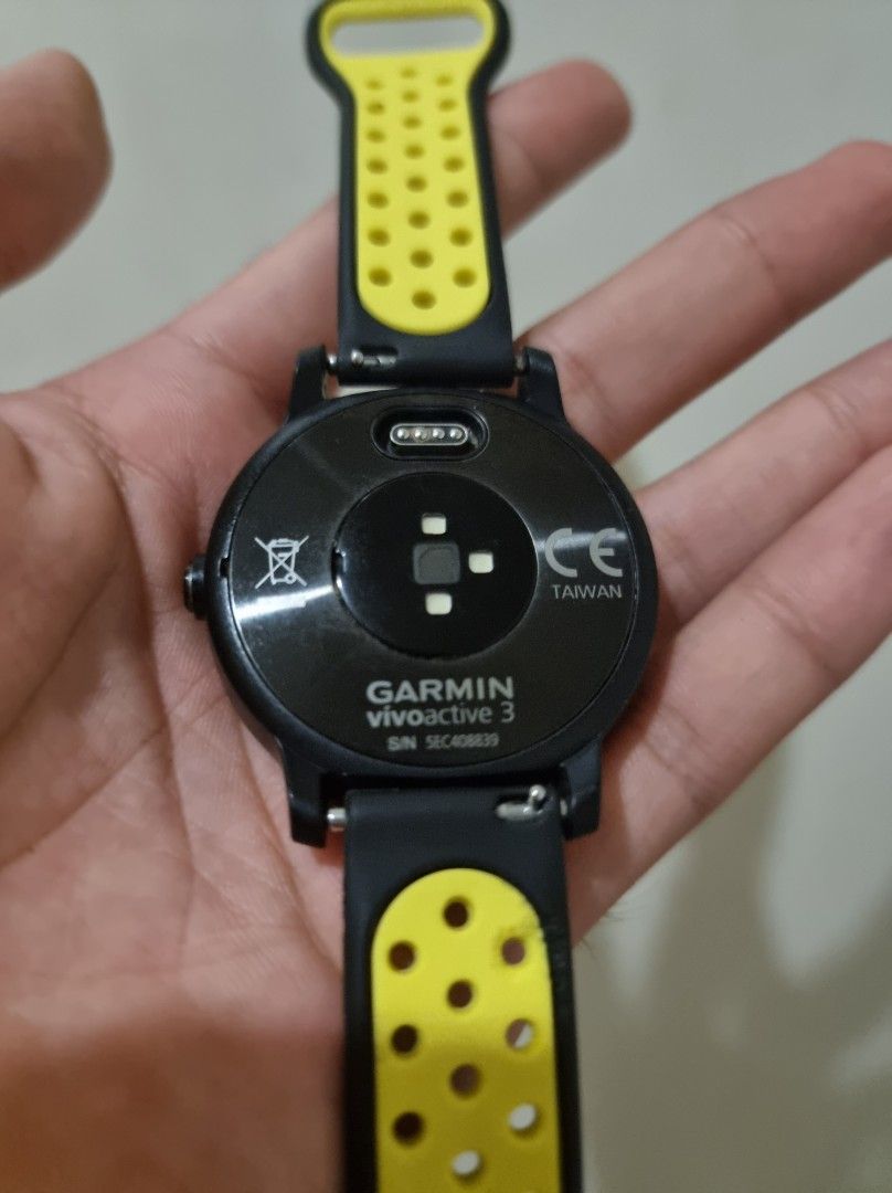 Garmin vivoactive 3 compared to forerunner 235 best sale