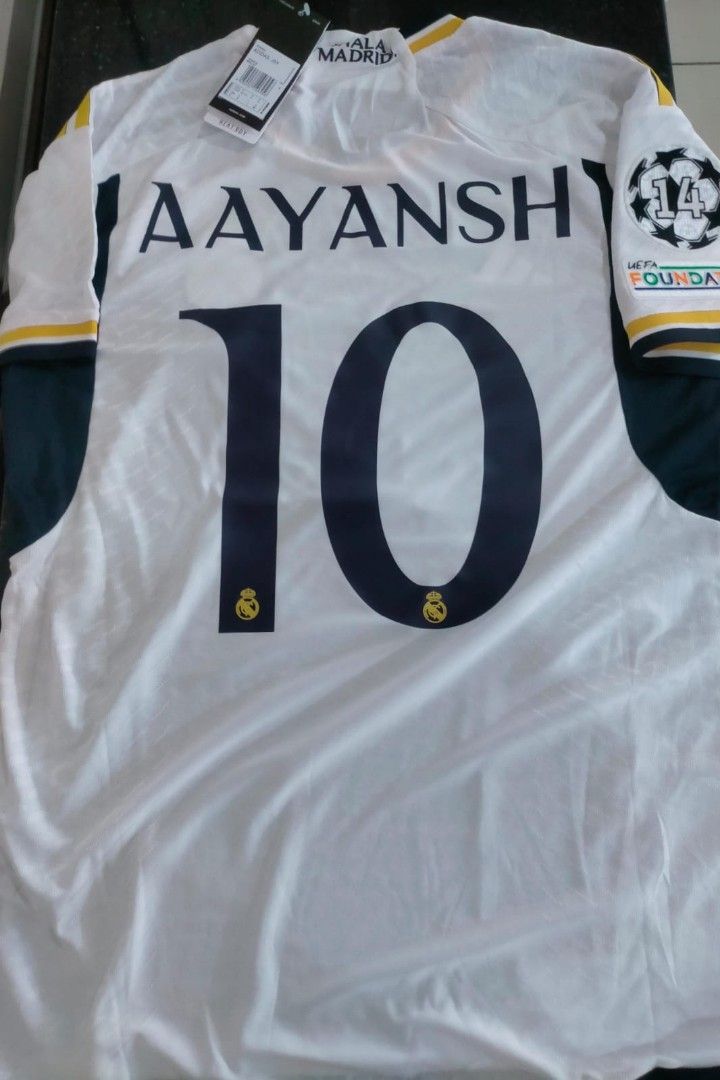 Real Madrid home player version jersey 23/24+2 patches &name (Category: Activewear) located in Singapore. Submitted by hoodiepl (Listing ID 1282760111, Image 1). Description: brand new size S M L XL avail item be sending using tracking mail takes 1-3 working days no meet up no self-collect.