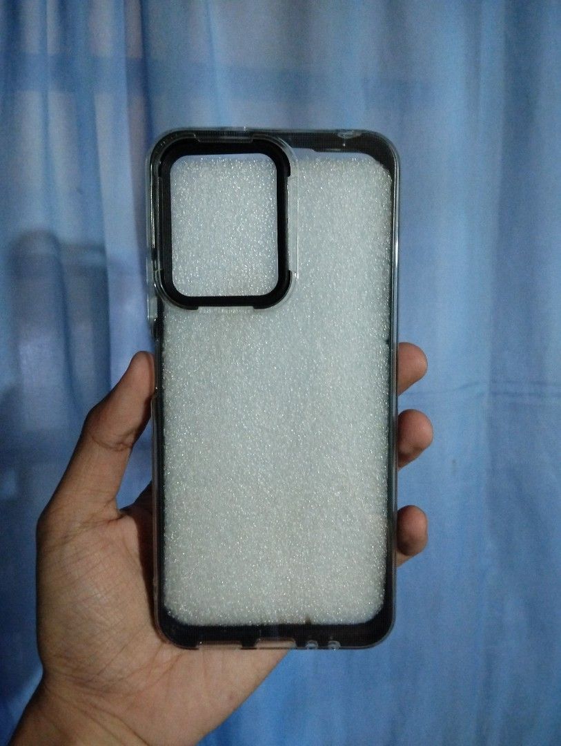 Redmi Note 12 4g Case (Category: Cases & Sleeves) located in Manila. Submitted by keen_peanxth (Listing ID 1282683232, Image 1). Description: Only used once, no issue and the reason im selling it is mas prefer ko jelly case. DM if interested.