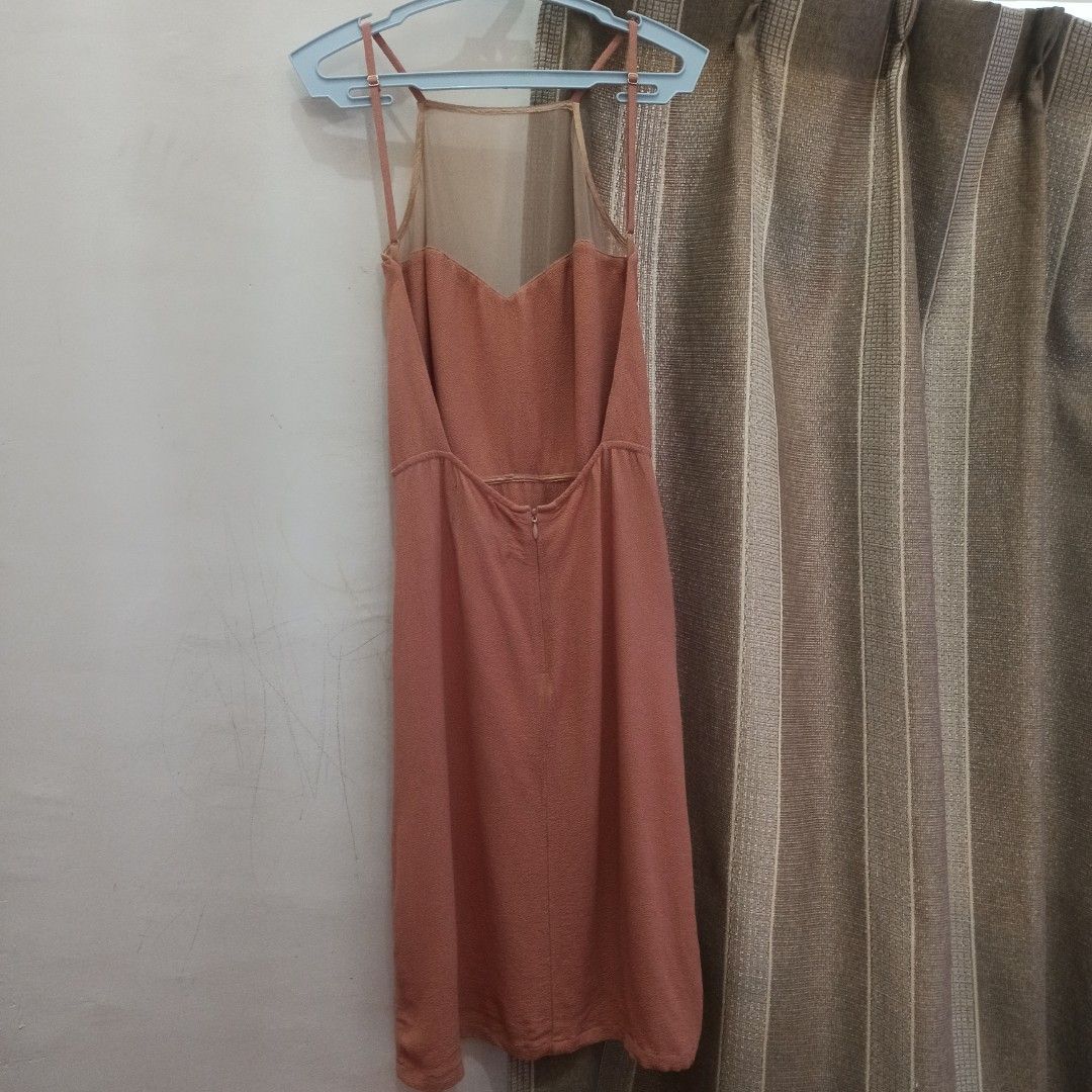 Reformation backless dress small like new (Category: Dresses) located in Rizal. Submitted by declutterwithliz (Listing ID 1282709499, Image 3). Description: backless.