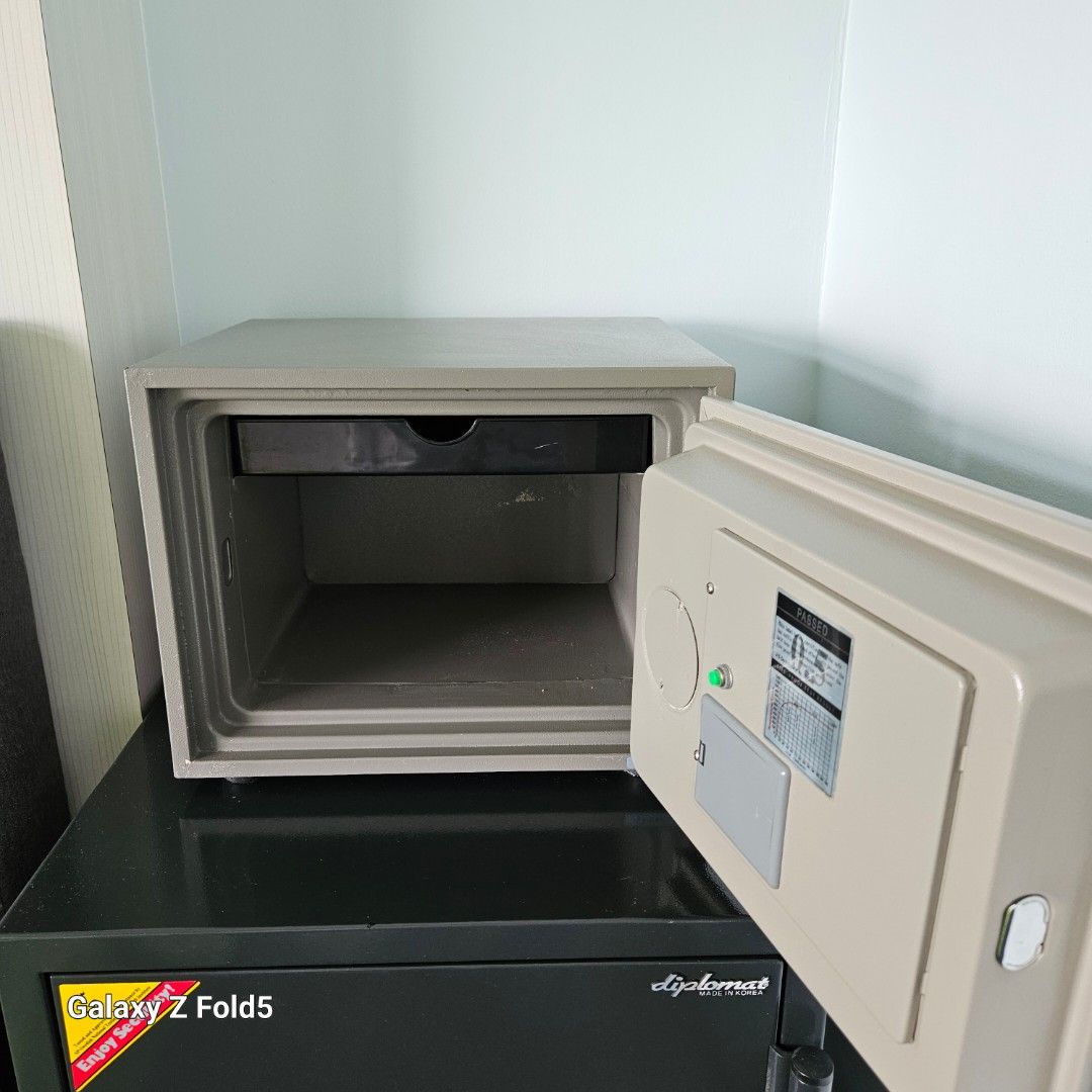 Safe Box64885060813826111
