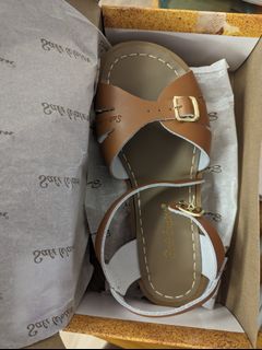 Saltwater discount sandals 37