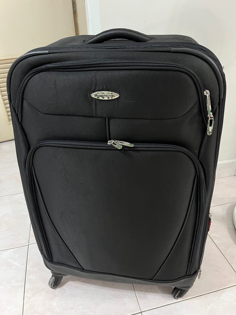 Samsonite suitcase 28 inch top