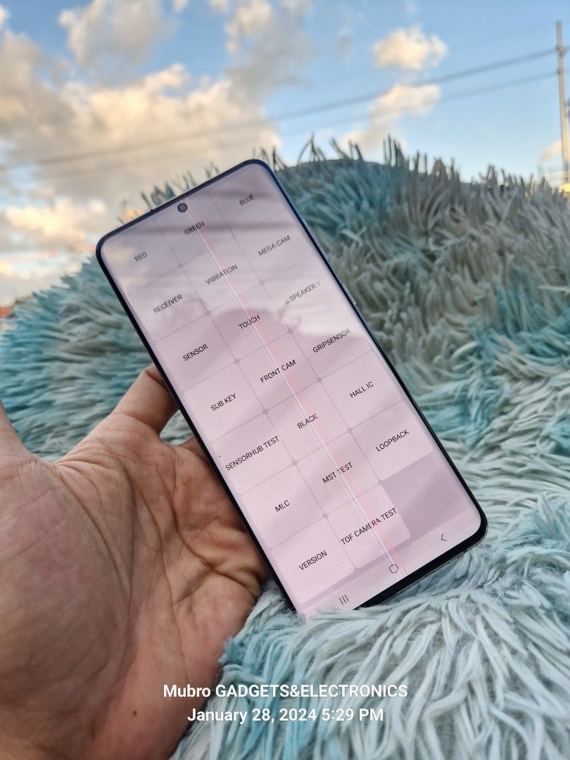 Samsung S20 ultra 5g (Category: Samsung) located in Quezon City. Submitted by mubrogadgets (Listing ID 1282671893, Image 2). Description: SAMSUNG S20 ULTRA 5G Issue lcd kita na sa picture 👉SUPER FLAGSHIP PHONE 👉5G NETWORK 👉100x zoom super linaw ng camerw 👉12gb ram Quick specs👇👇👇 👉Dynamic AMOLED 2X, 120Hz, HDR10+, 1400 nits (peak) 👉6.9 inches, 👉Exynos 990 (7 nm+) 👉Mali-G77 MP11 👉Fingerprint (under display, ultrasonic), 👉128gb 👉Samsun