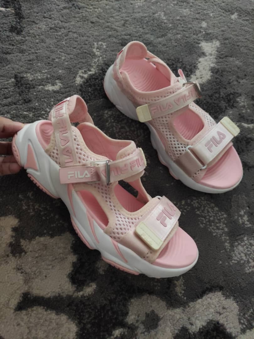 Fila sandals best sale pink