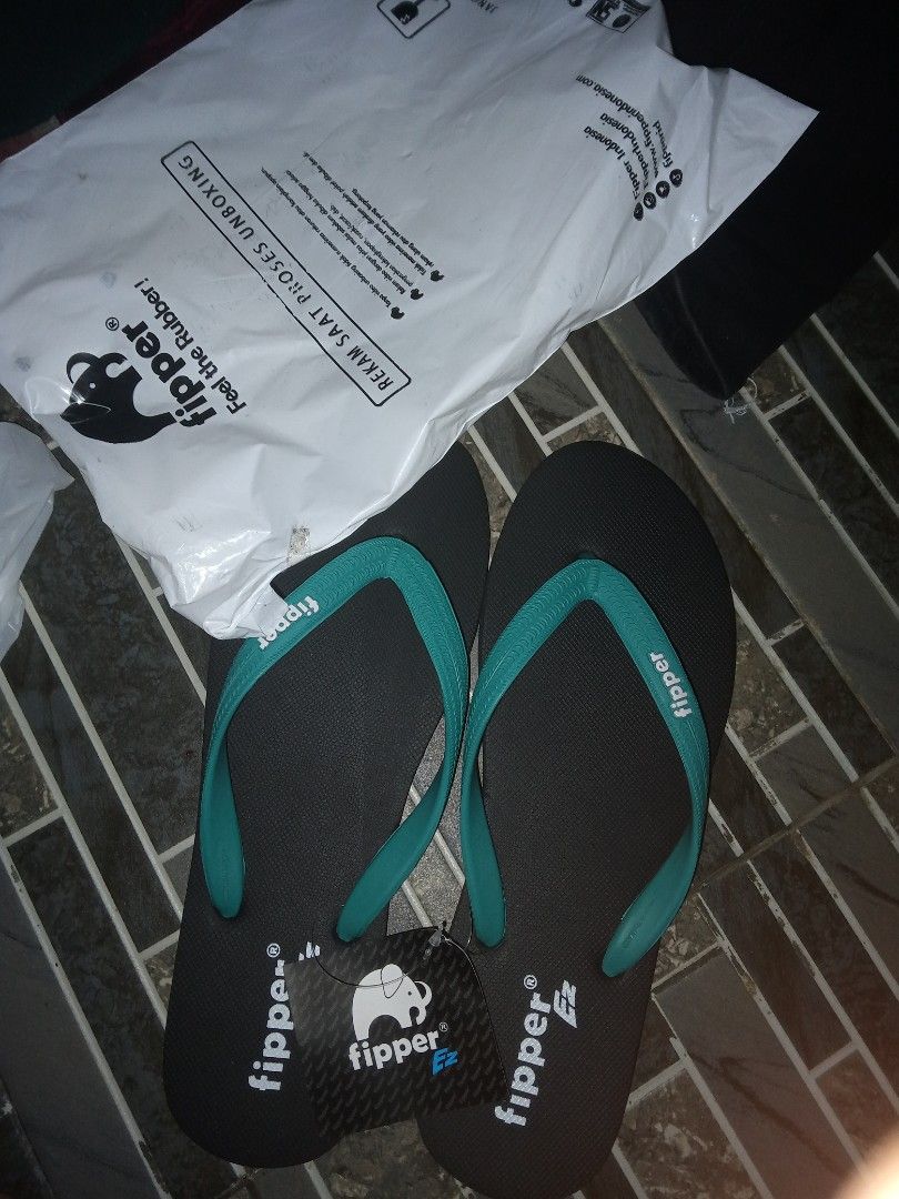 Sandal fipper uk 11 Fesyen Pria Sepatu Sandal di Carousell