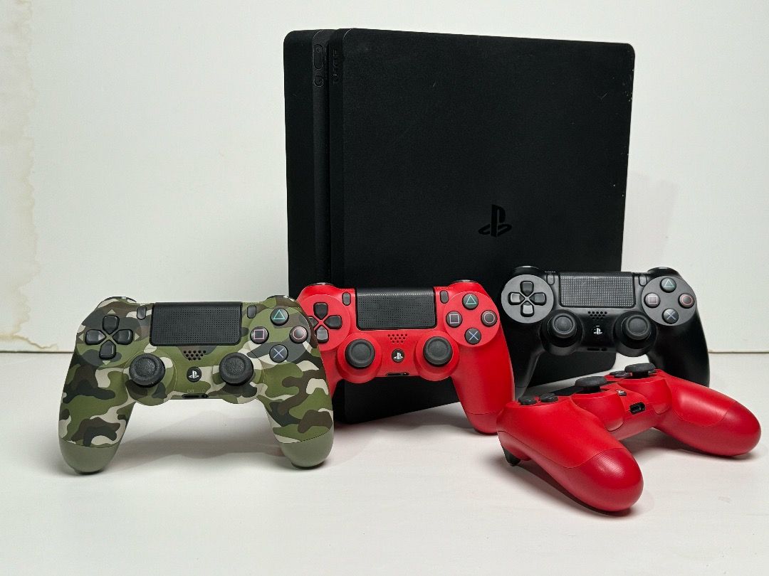 Second hand shop playstation controller