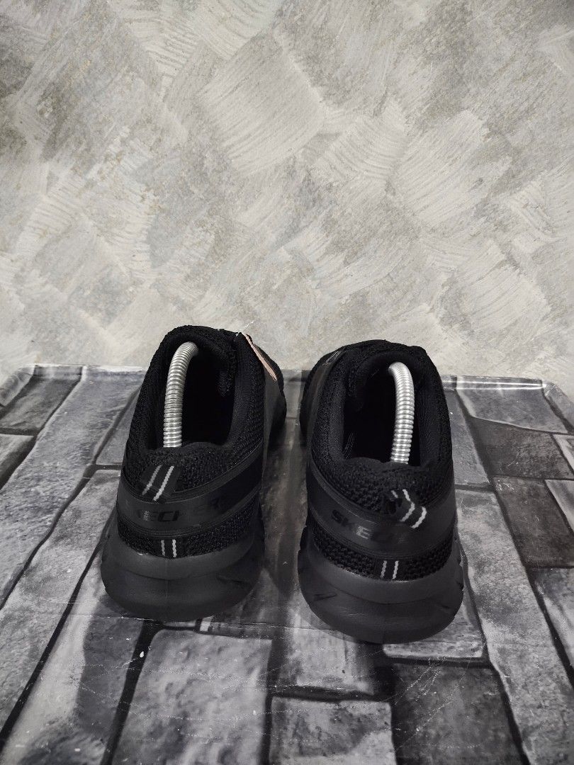 Black skechers 6.5 hotsell