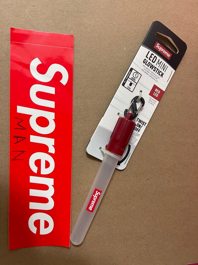 Supreme night top lite keychain red