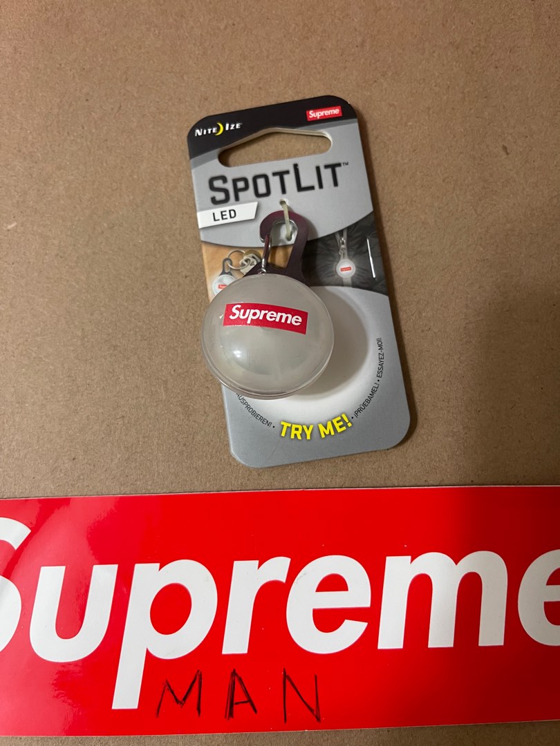 Supreme spotlight keychain online