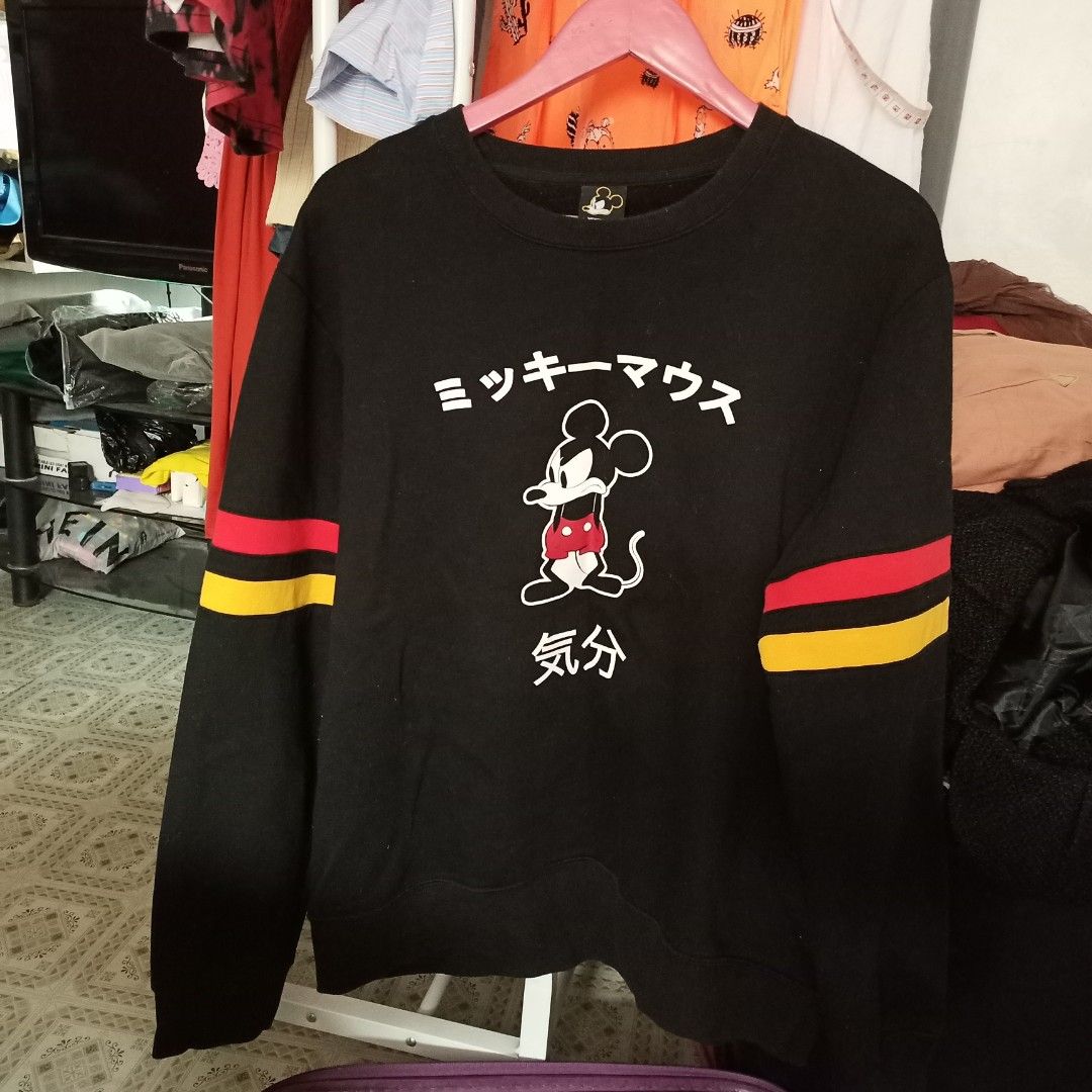 Mickey mouse store sweater forever 21