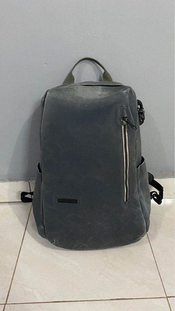 Tas pacsafe top