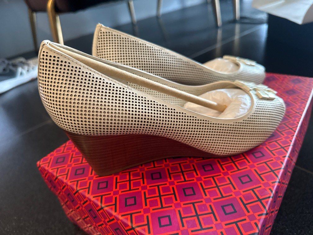 Tory Burch Wedge heels Women s Fashion Footwear Wedges on Carousell