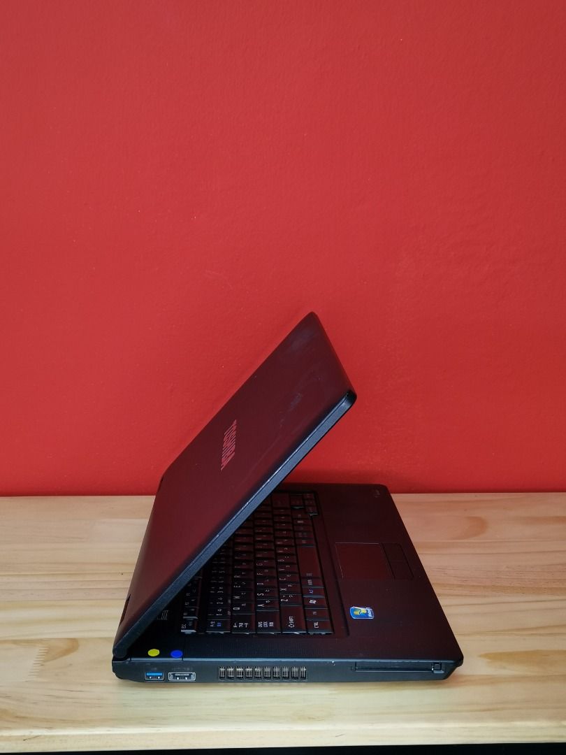 TOSHIBA DYNABOOK B552/F