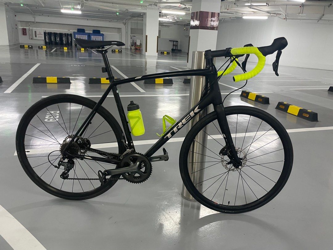 Trek emonda alr 4 best sale disc road bike 2021