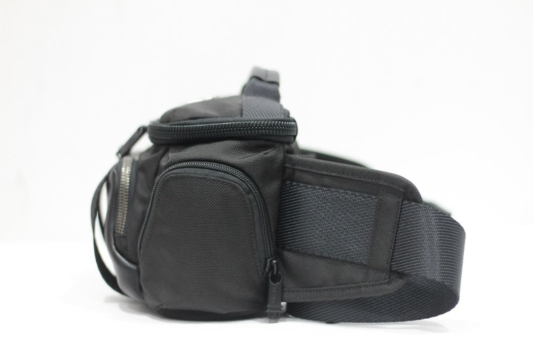 Tumi alpha bravo newport utility pouch discount