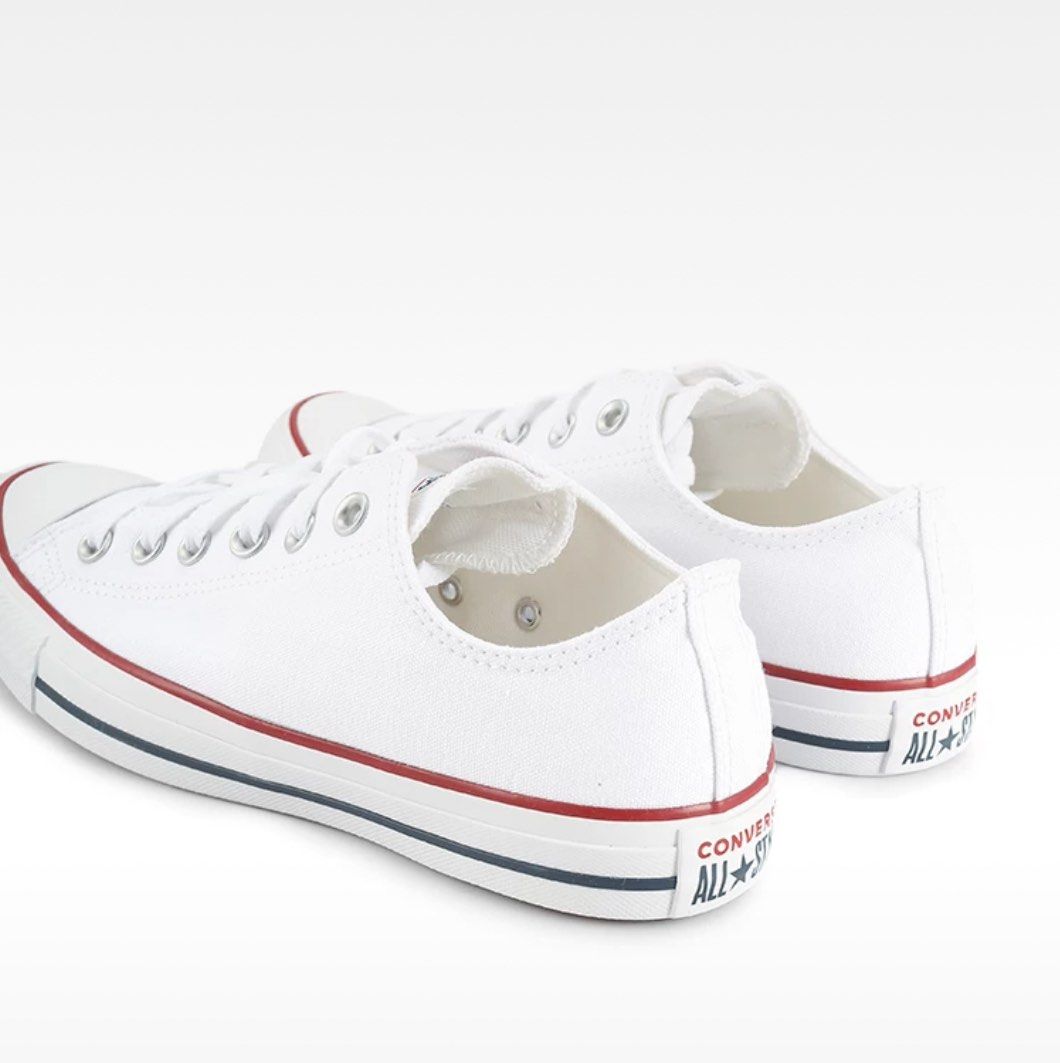 White chuck taylor best sale fashion