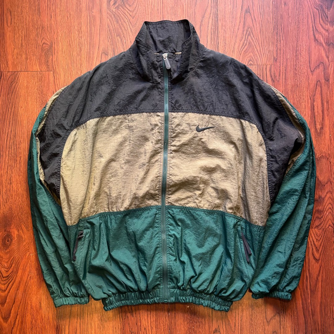 Nike discount windrunner tricolor