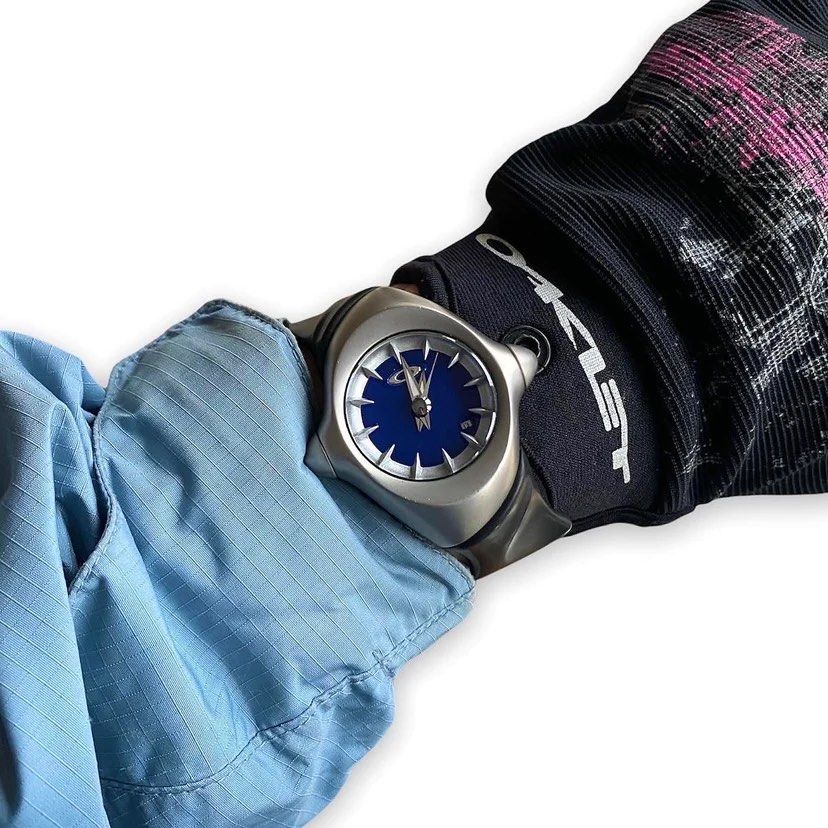 Oakley store crush watch