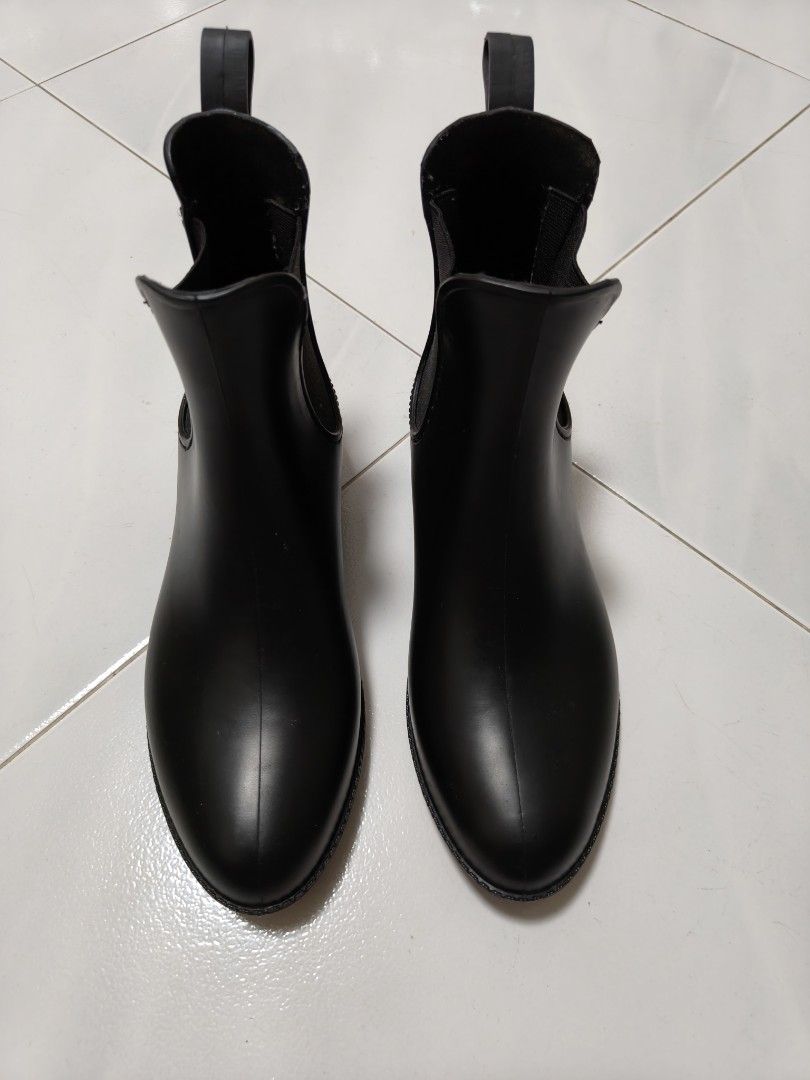 Water proof black Chelsea rain boots