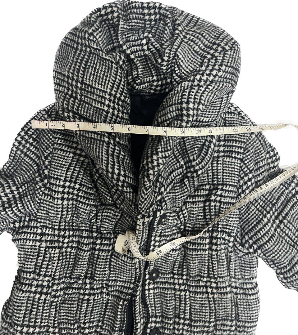 Winter Jacket (Category: Coats, Jackets and Outerwear) located in Cyberjaya. Submitted by farhahtoha (Listing ID 1282701311, Image 3). Description: Bought ‘used’ from a shop. Worn on 2-3 days of travel in 2020. Can fit in anymore, gained weight. Suitable for size S in winter around 0 degree😄.