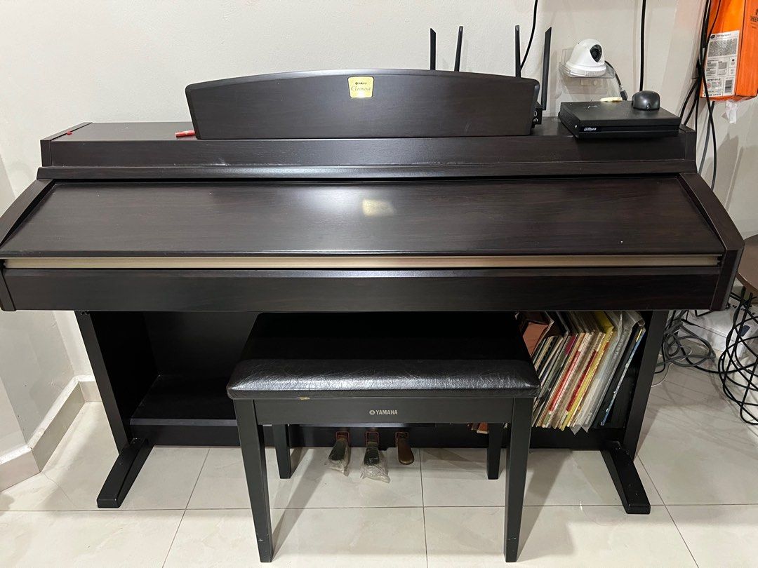 YAMAHA PIANOS CLAVINOVA 240