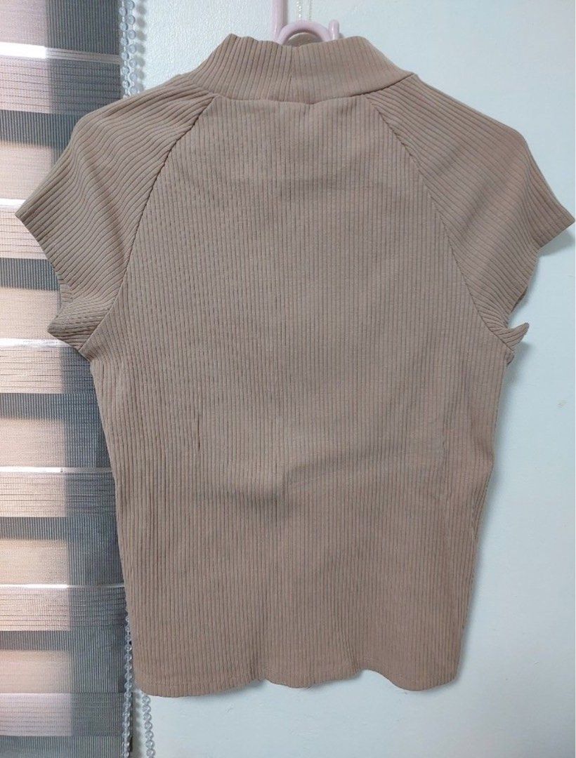Zara Ribbed High Neck Top (Category: Blouses) located in Bacoor. Submitted by memaeee (Listing ID 1282787290, Image 2). Description: Like new condition! Fits M-L.
