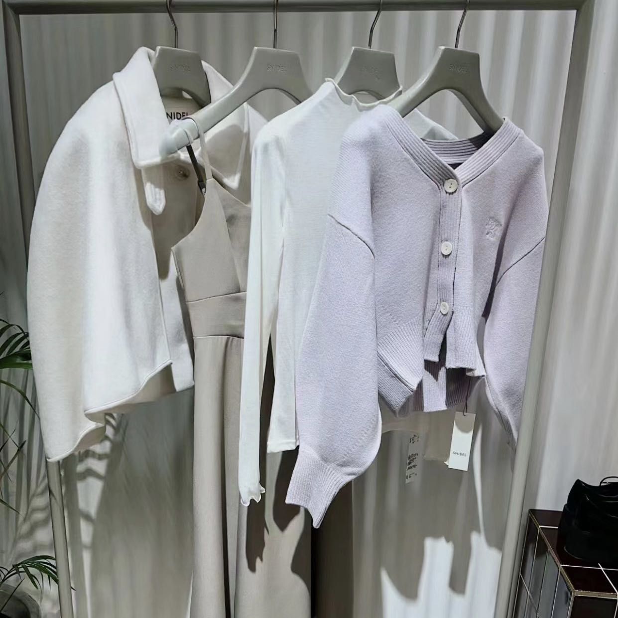 全新Snidel 2024福袋大褸外套仙氣白色斗篷日系甜美日本, 女裝, 外套及