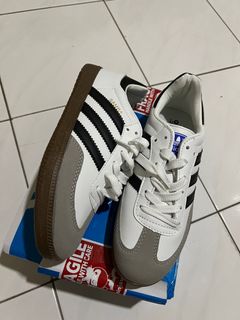 Ultra boost vinotinto deals
