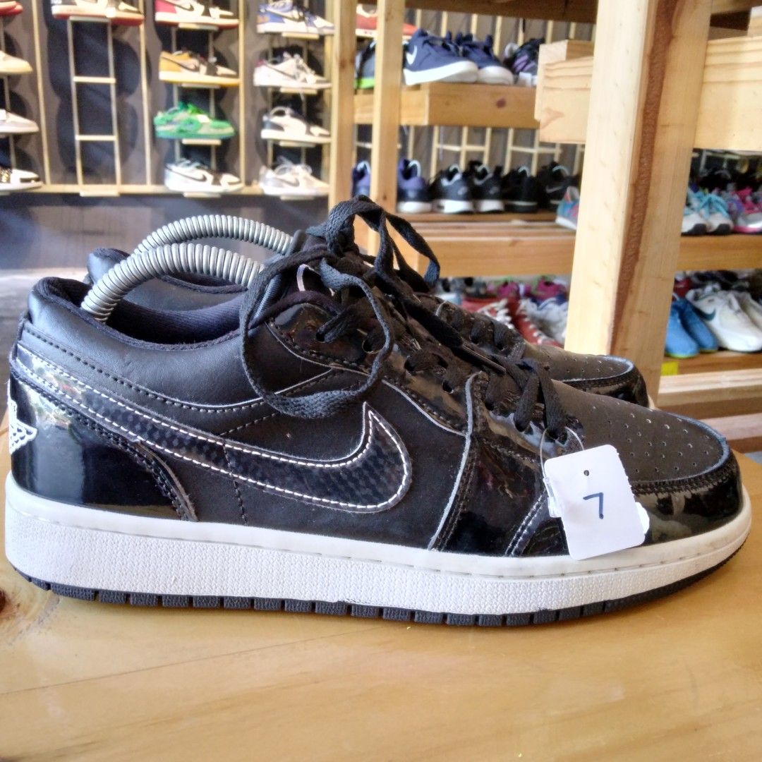 AIR JORDAN 1 LOW Men s Fashion Footwear Sneakers on Carousell
