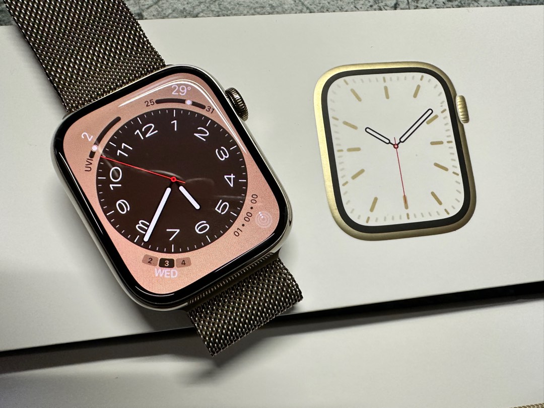 Gold apple top watch 5