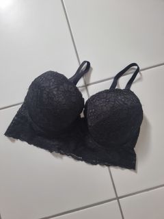 32d black bra, Women's Fashion, New Undergarments & Loungewear on Carousell