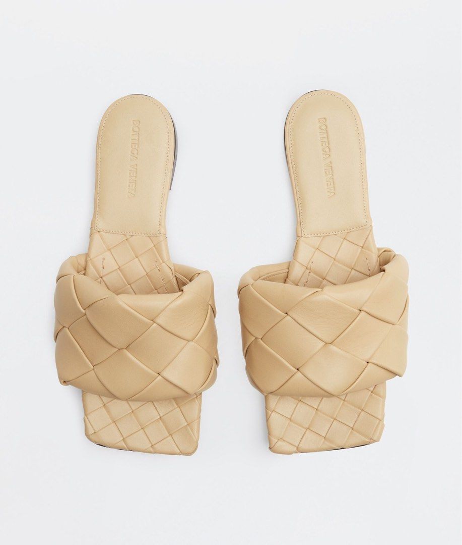Bottega Veneta LIDO FLAT SANDALS Cane Sugar Women s Fashion