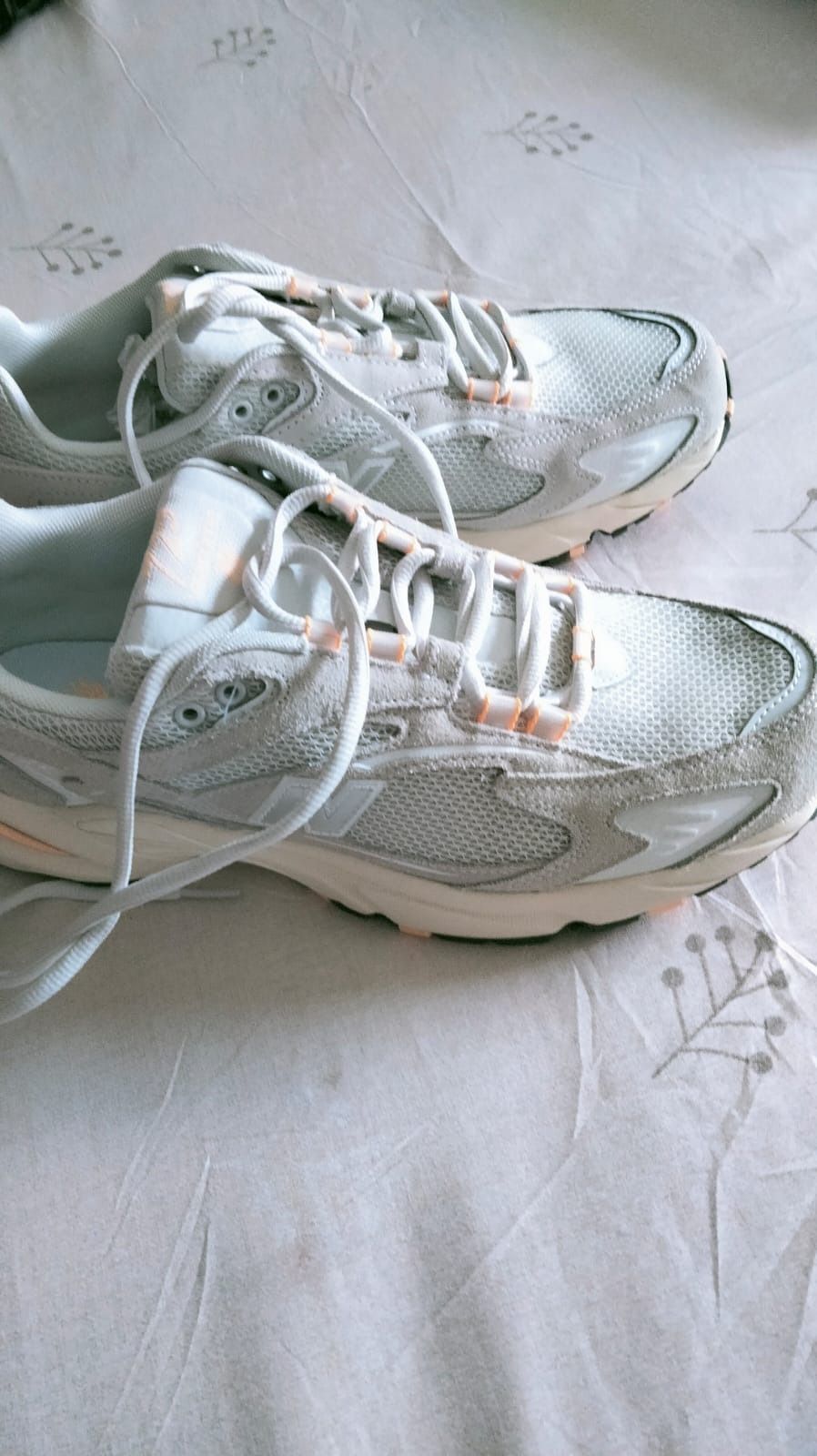 Brand New New Balance 725 Arctic Fox Size US Original