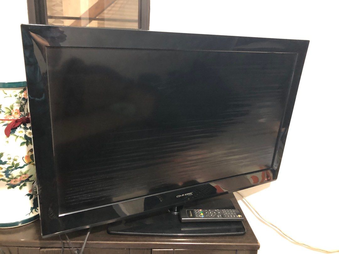 32” CD-R king led tv RUSH (Category: TV) located in Manila. Submitted by raresoft (Listing ID 1276307099, Image 1). Description: Selling a working led tv. Has various connection options. Refer to the photo with connection sources. Has an issue on the screen panel but you can still watch from it. .