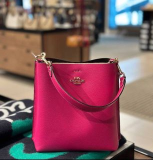 (Category: ) located in . Submitted by myselectedbags (Listing ID 1276292701, Image 1). Description: .