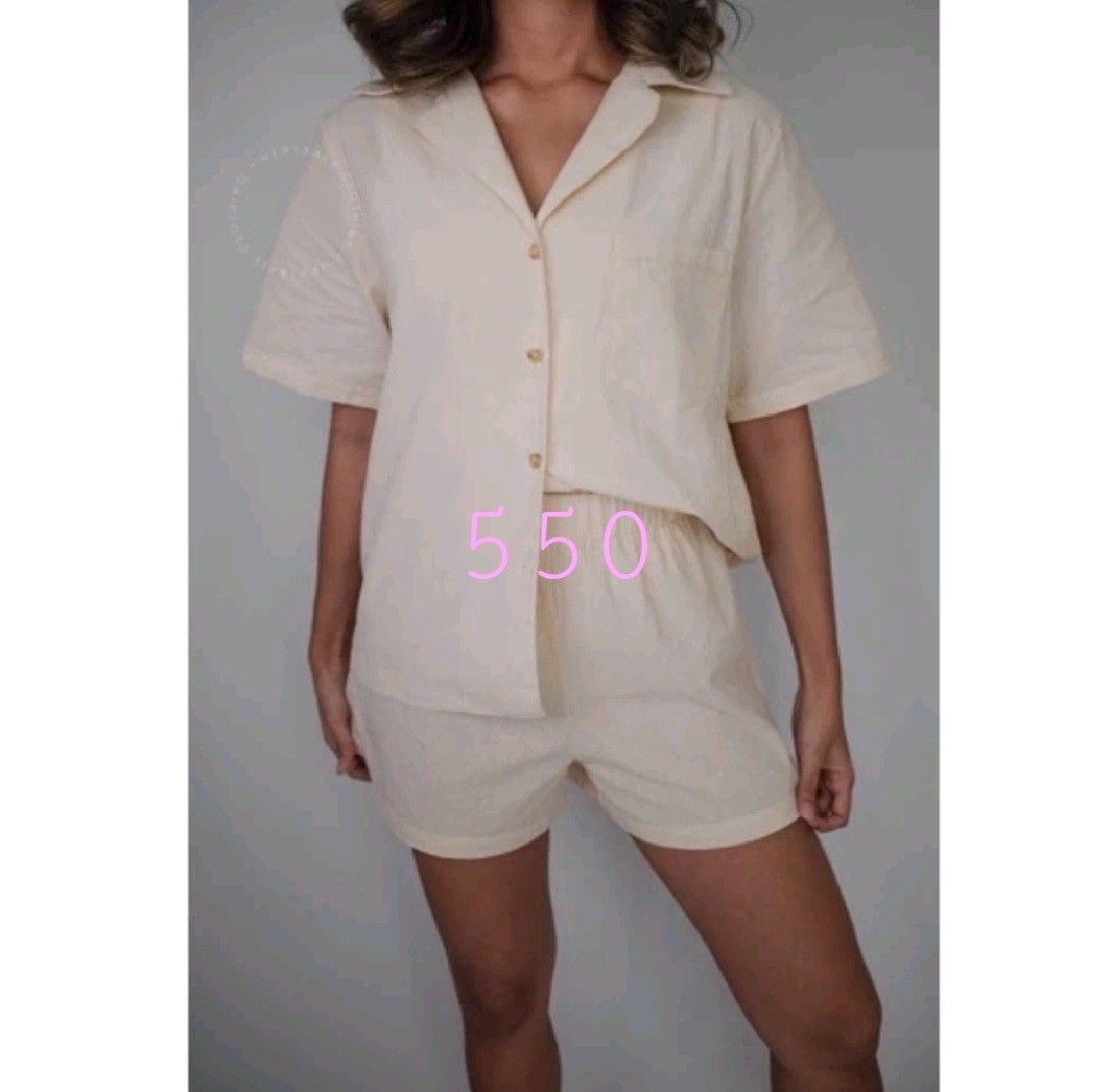 (negotiable) cream linen co-ords (Category: Sets or Coordinates) located in Manila. Submitted by aesive (Listing ID 1276383417, Image 1). Description: fully functional but may or may not have flaws but doesn't disrupt its use :) relaxed / oversized fit rfs: not using it anymore & decluttering.
