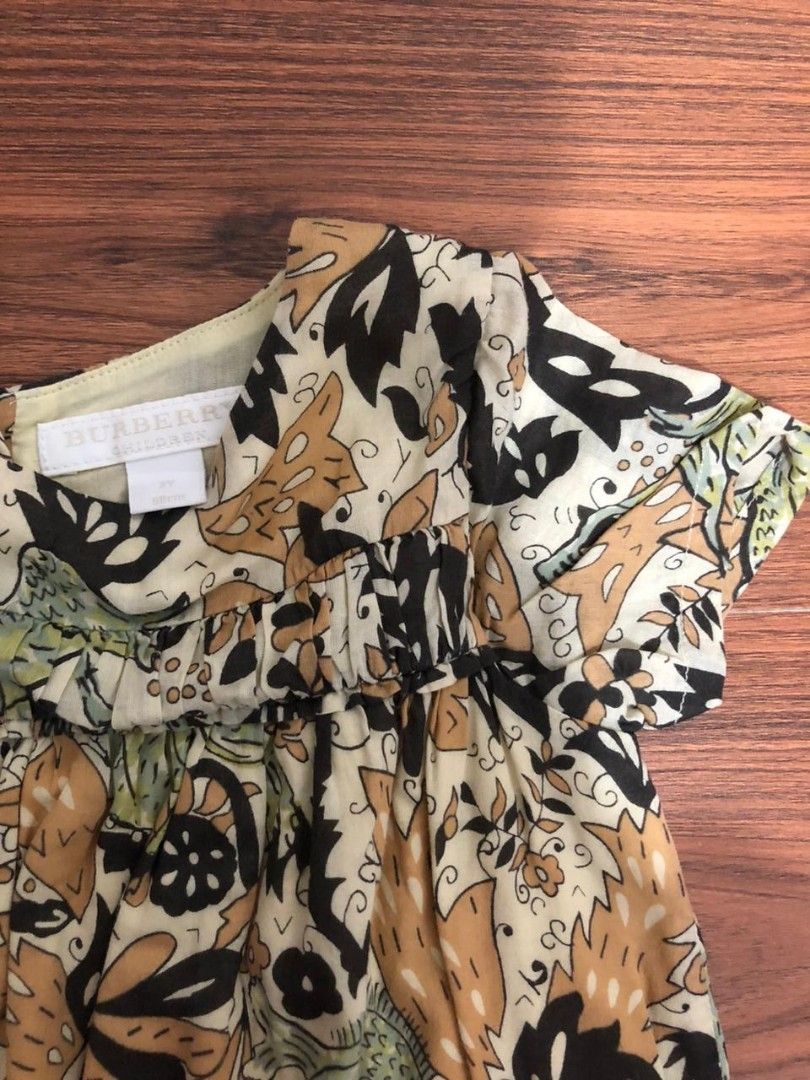Burberry 3t on sale
