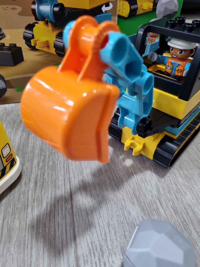  LEGO DUPLO Town Truck & Tracked Excavator Construction