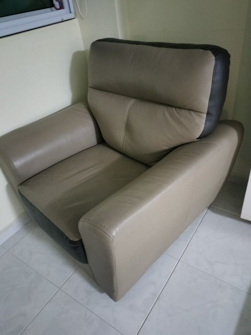 Do All Leather Sofas Wrinkle Baci Living Room