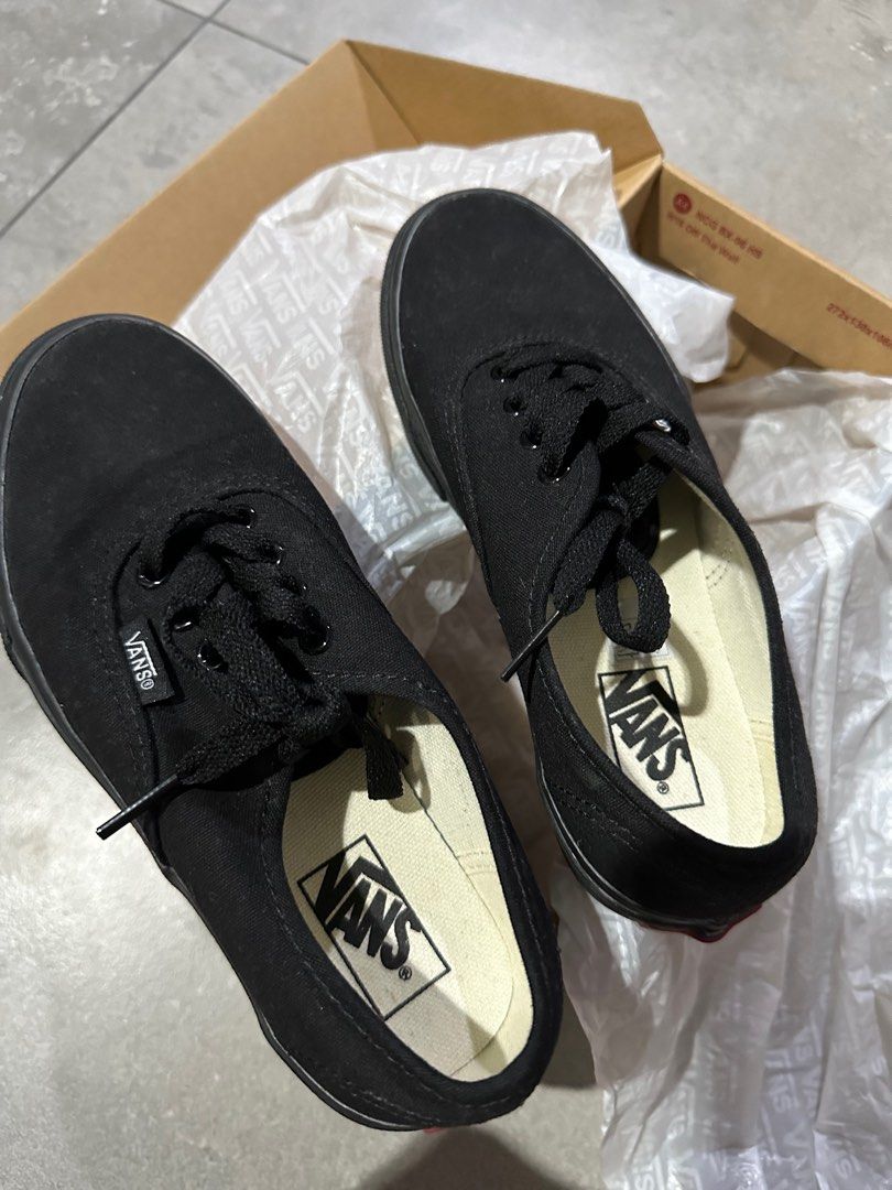 Black vans hot sale grade school