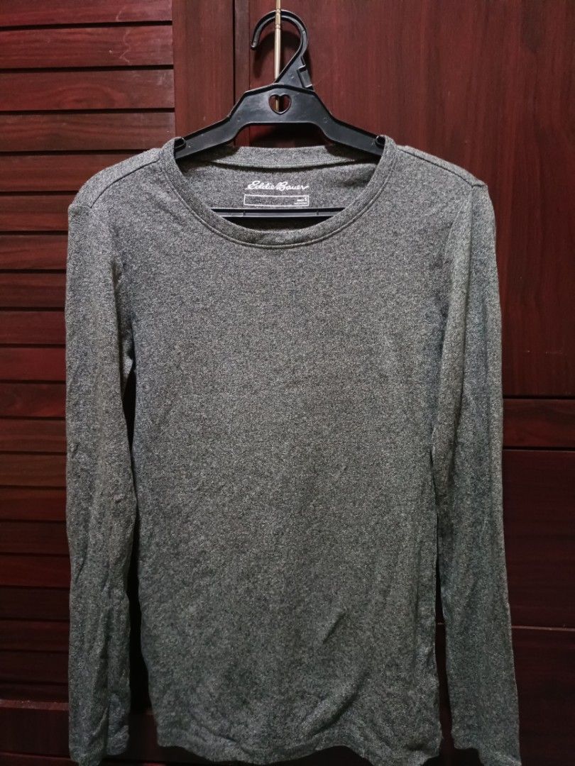 gray long sleeve (Category: Sets & Coordinates) located in Quezon City. Submitted by mariesantos22 (Listing ID 1276452349, Image 1). Description: gift to sakin. nakahalo lang sya sa mga damit ko pero never ko nagamit kasi panlalake ata. haha.