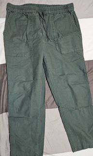 GU relaxed fit  army green Ankle pants size XL (up to size 38)
