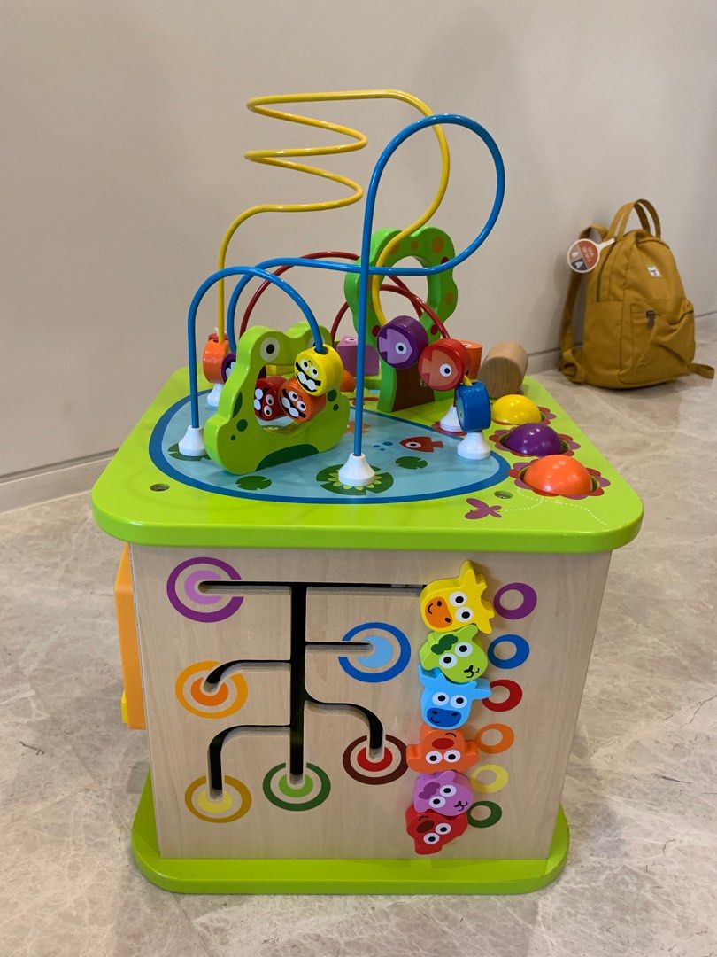 Hape critter cube top