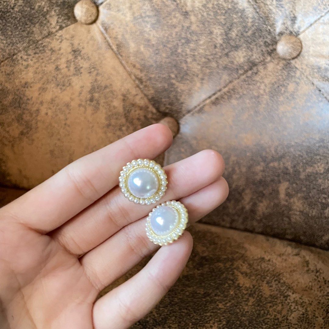 bridal hijab with earrings