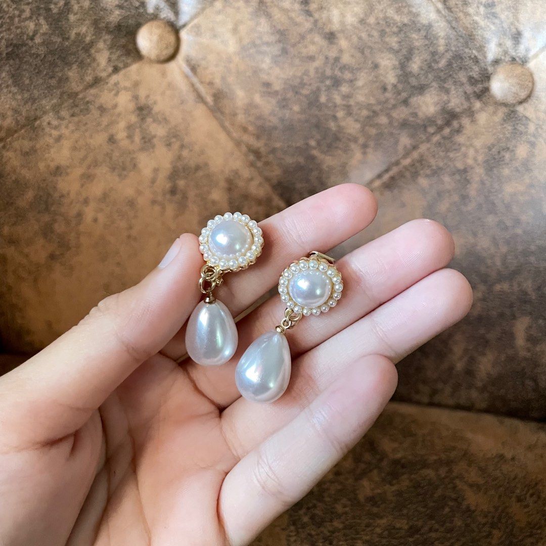 bridal hijab with earrings