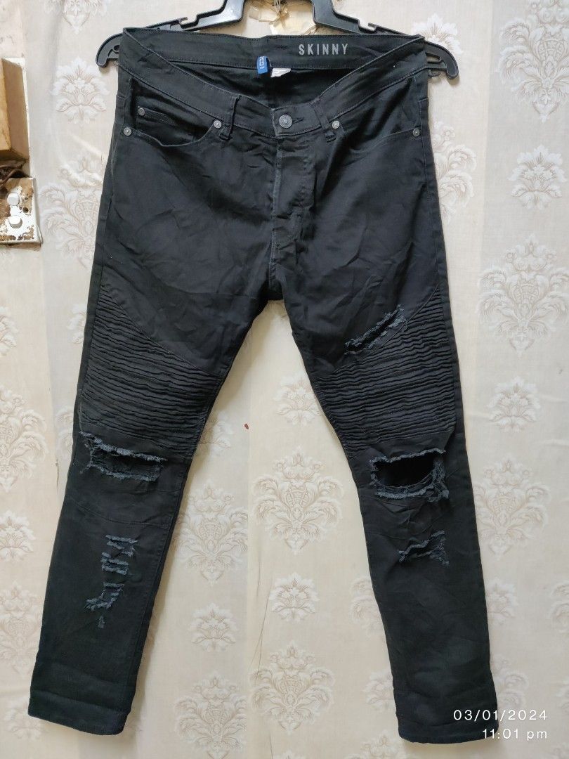 H&m black outlet distressed jeans
