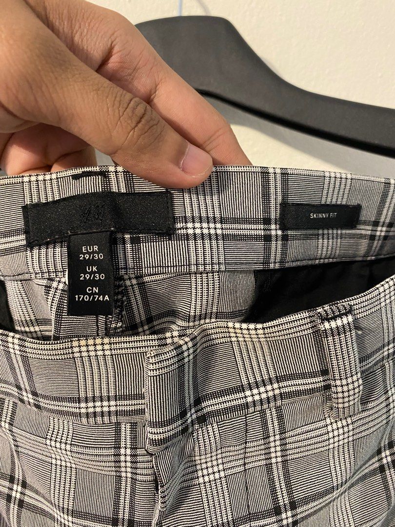 H M men skinny fit pants Men s Fashion Bottoms Jeans on Carousell